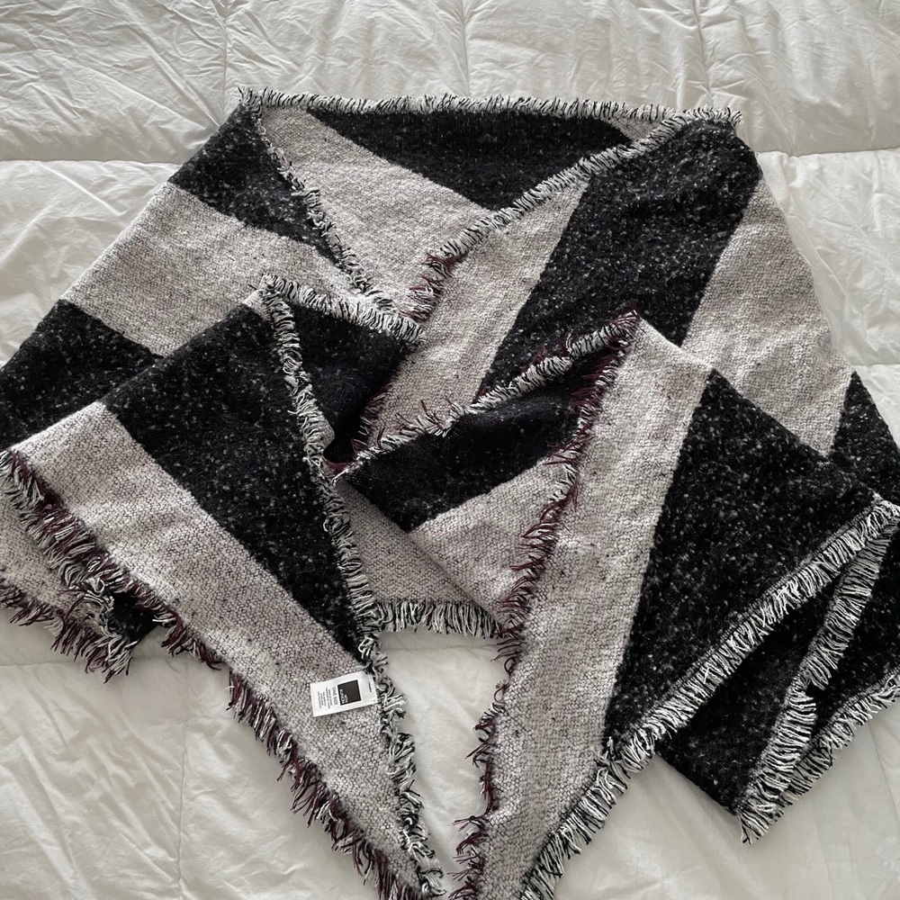 14th&Union Blanket Scarf